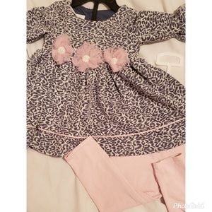 Cute Bonnie Baby 2 pc excellent condition